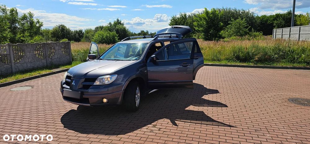 Mitsubishi Outlander 2.0 Comfort 4WD - 22