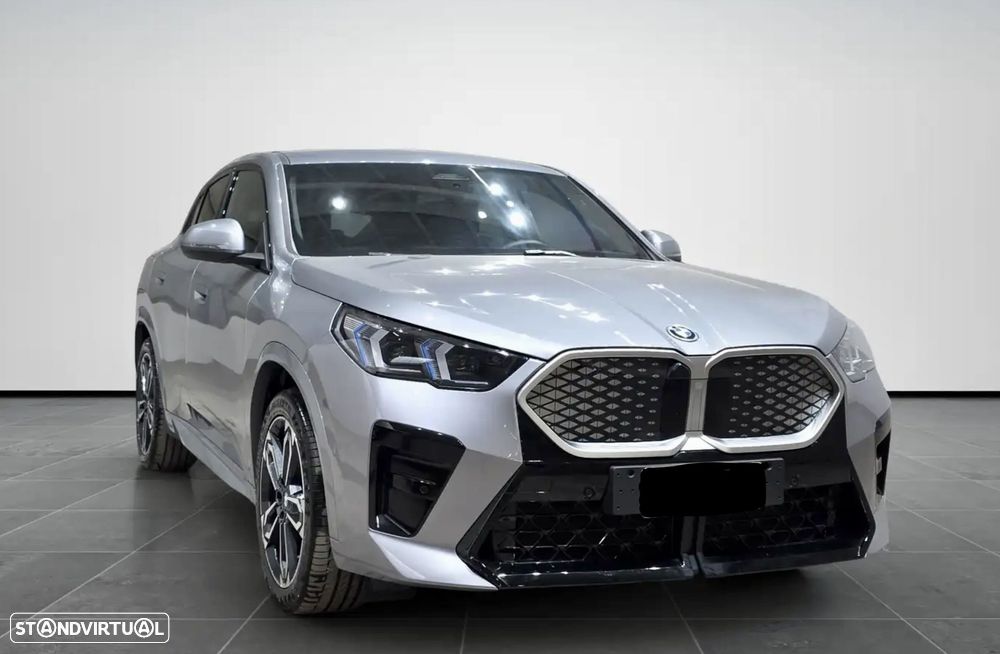 BMW iX2 eDrive20 Pack Desportivo M Pro