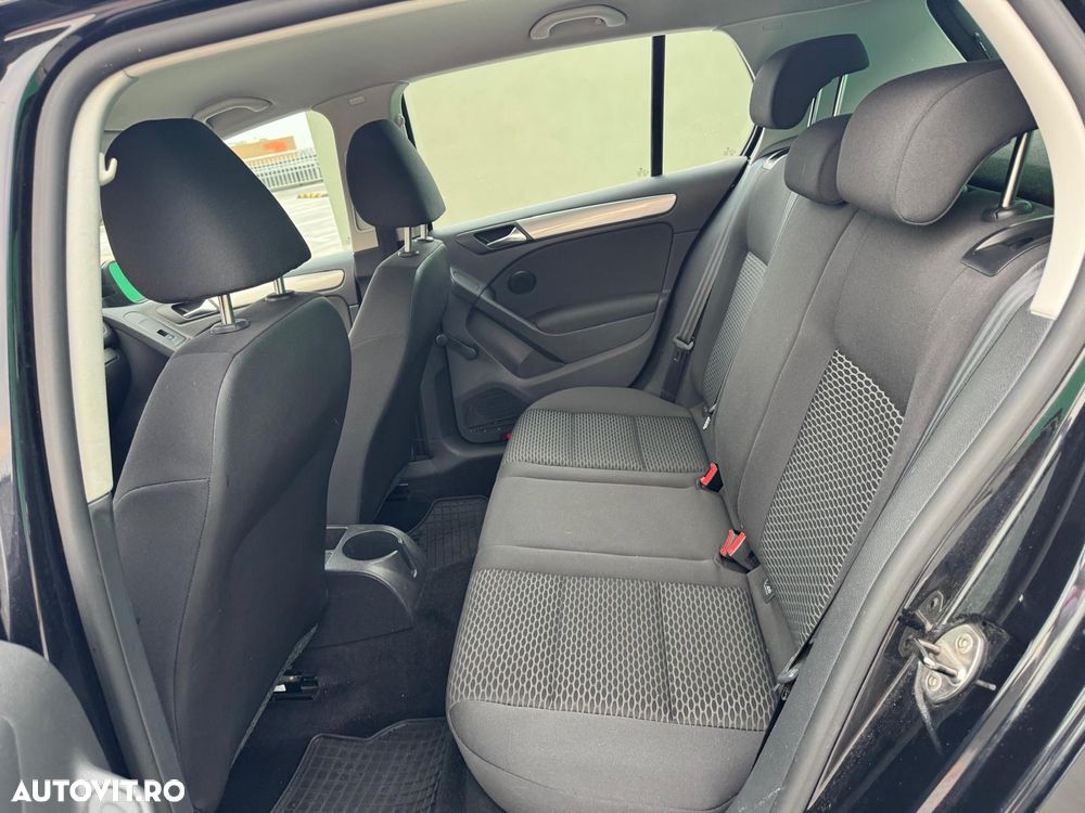 Volkswagen Golf - 10