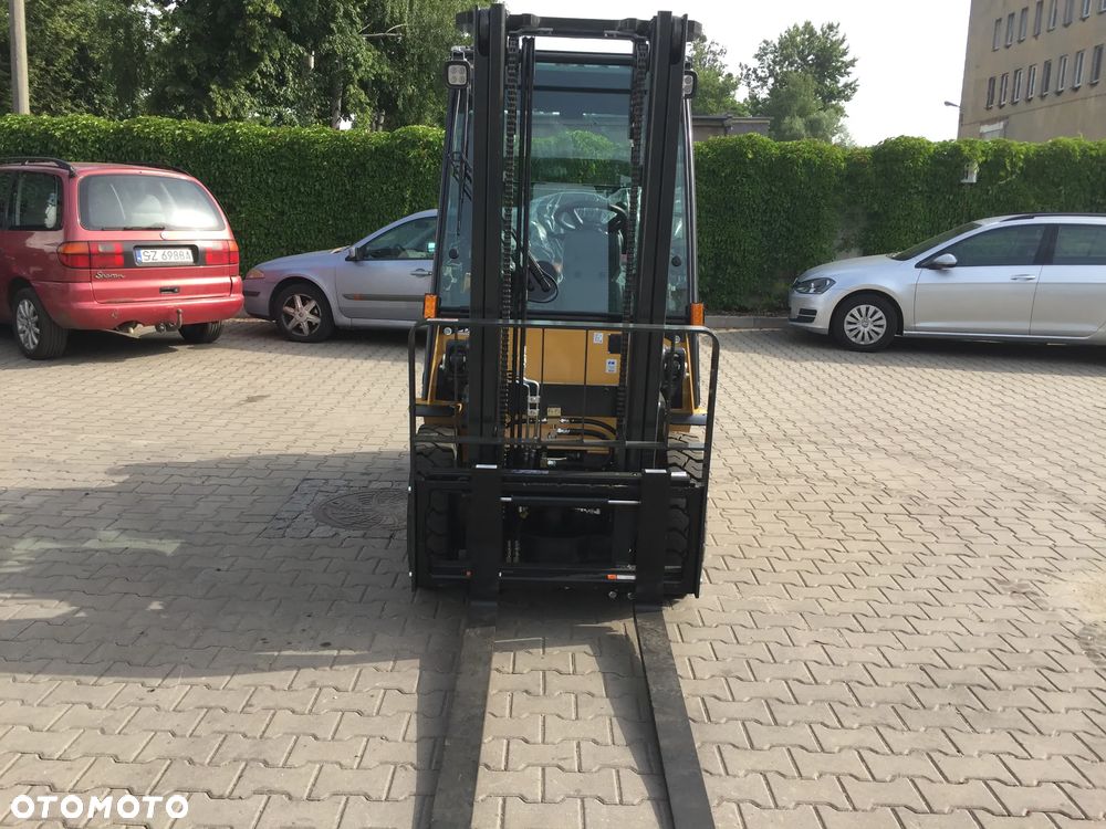 Caterpillar GP25N - 2