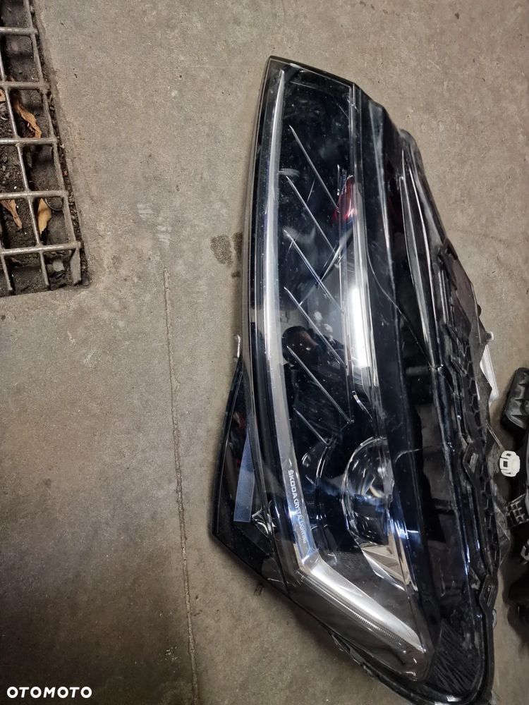 Reflektor lewy skoda  superb  III  lift  3V1 941 015E - 2