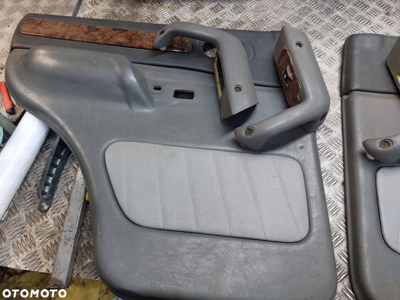 BOCZEK BOCZKI DRZWI KOMPLET SSANGYONG MUSSO I - 5