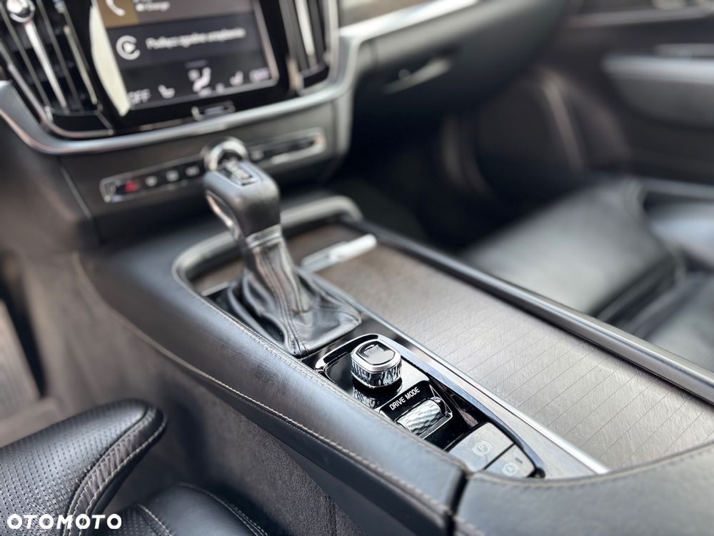 Volvo V90 Cross Country T5 AWD Pro - 23