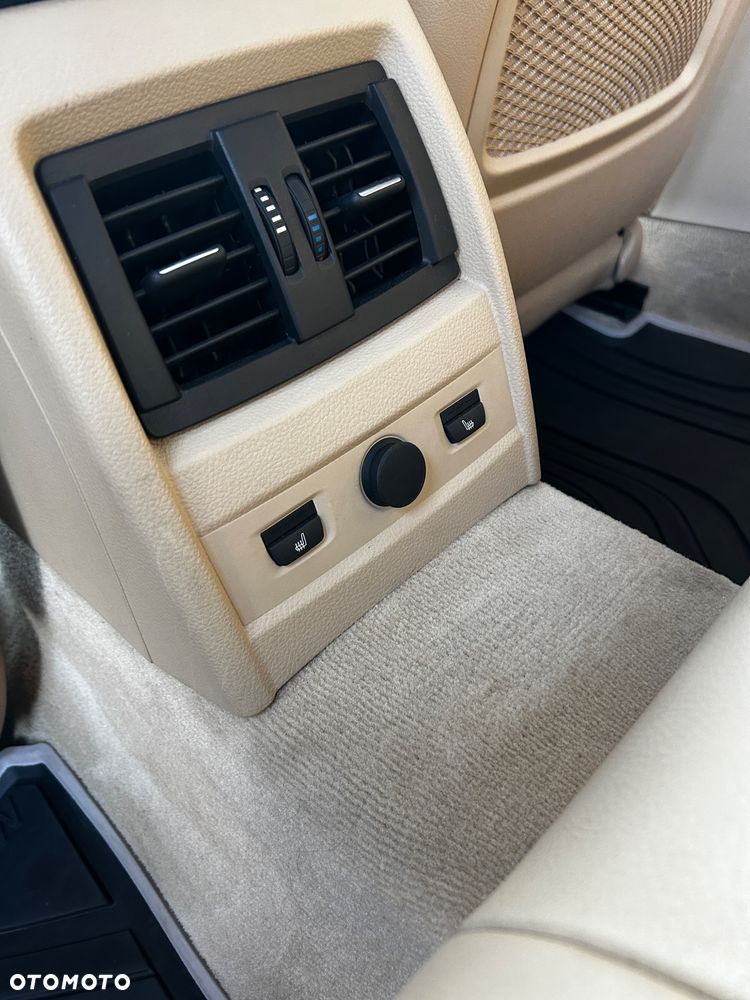 BMW Seria 3 335i xDrive Edition Sport - 26