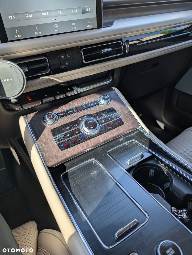 Lincoln Aviator - 16