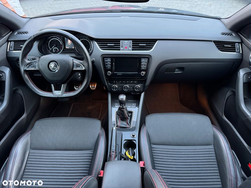 Skoda Octavia 2.0 TSI RS - 21