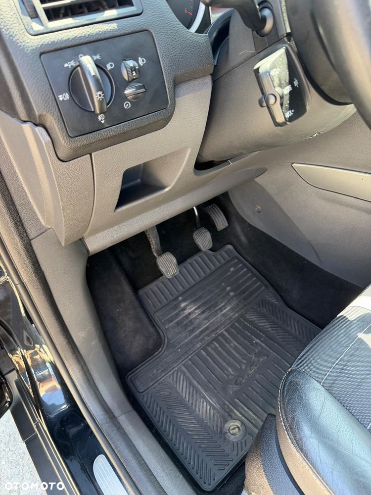 Ford Kuga 2.0 TDCi 2x4 Titanium - 21