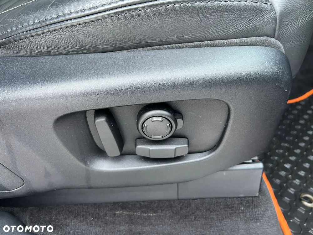 Land Rover Discovery 3.0 TD6 HSE Luxury - 26