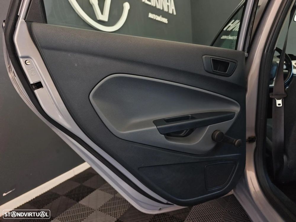 Ford Fiesta 1.25 Titanium - 35