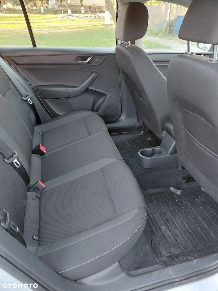 Skoda RAPID Spb 1.6 TDI DPF Ambition - 10