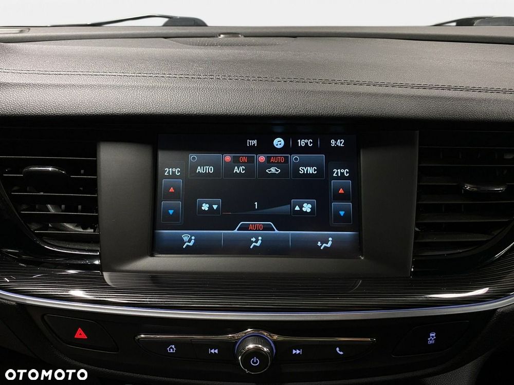 Opel Insignia - 32
