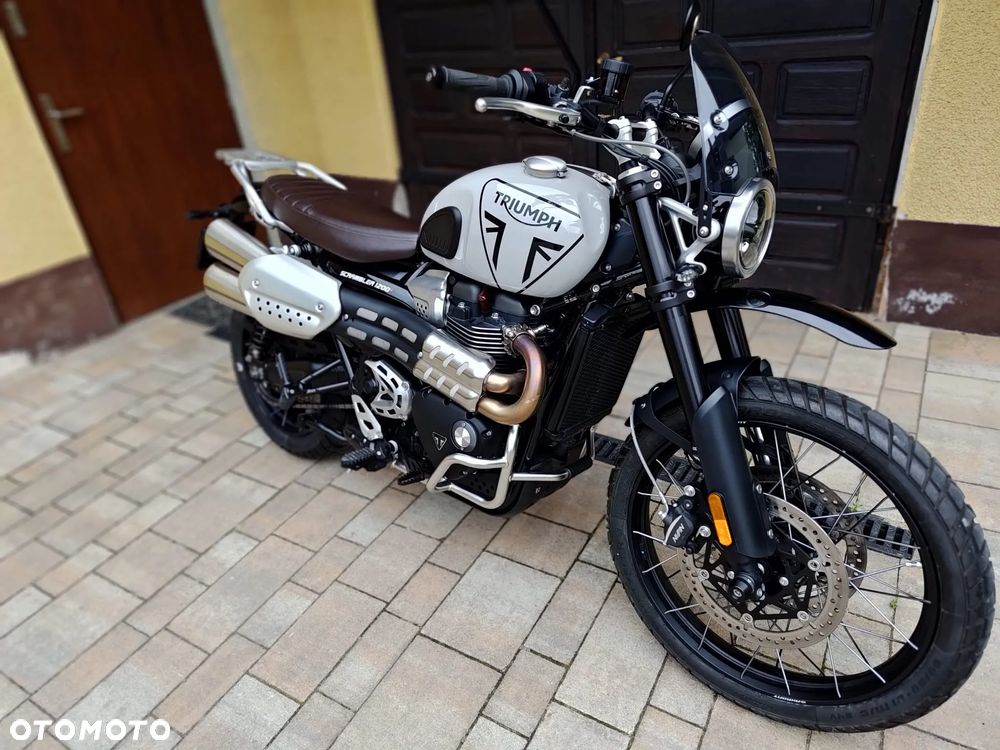 Triumph Scrambler - 11
