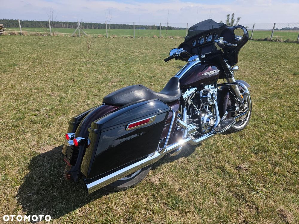 Harley-Davidson Touring Street Glide - 2