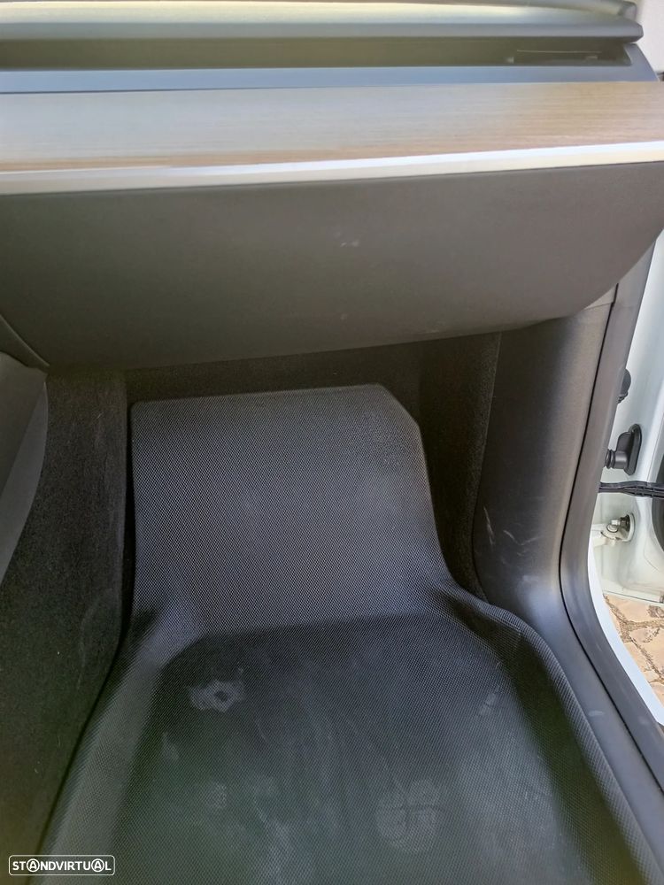 Tesla Model Y Long Range Tração Integral - 21