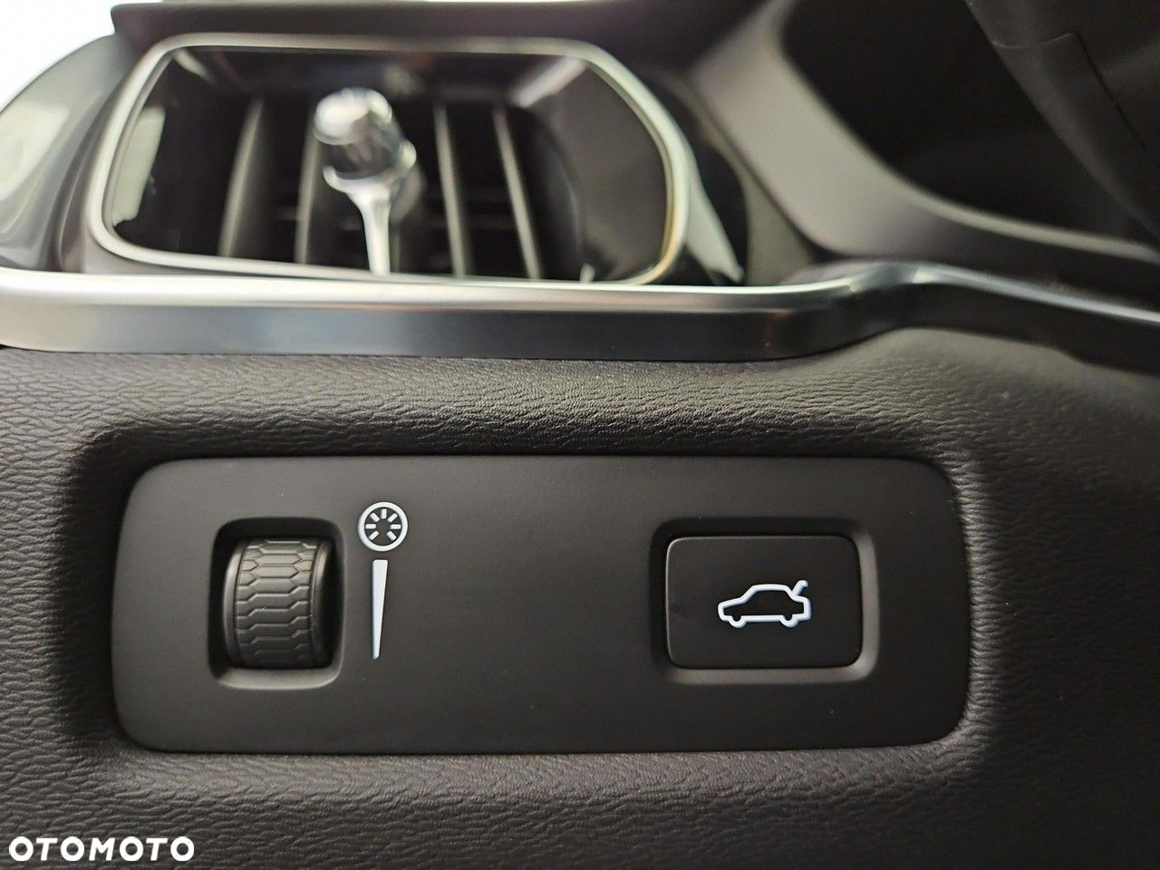 Volvo V60 B4 D Momentum - 17