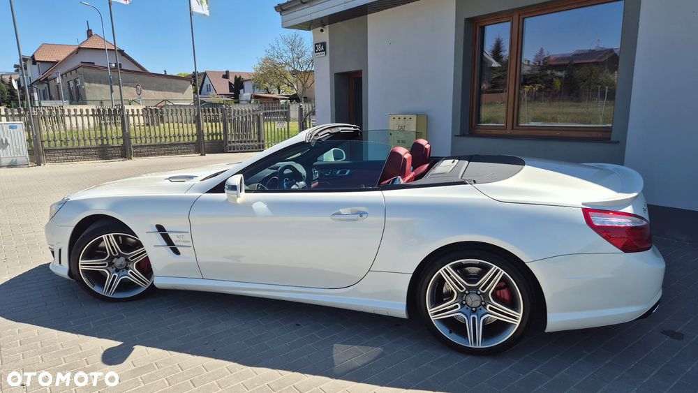 Mercedes-Benz SL 63 AMG - 15