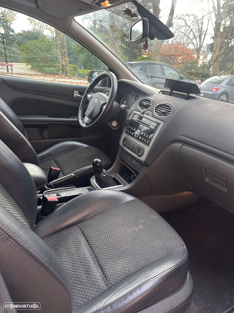 Ford Focus 1.6 TDCi DPF Ghia - 8