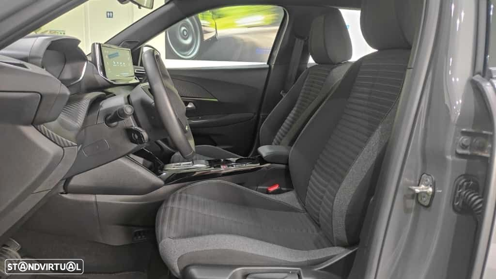 Peugeot e-2008 54 kWh Allure - 17