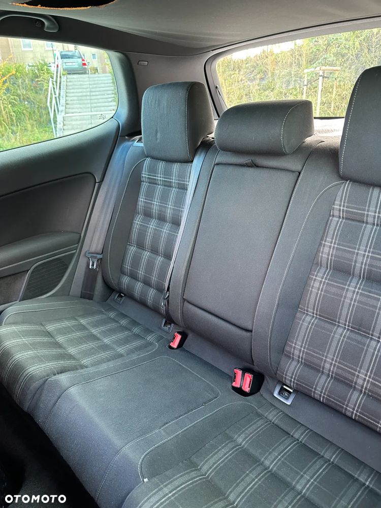 Volkswagen Golf - 15