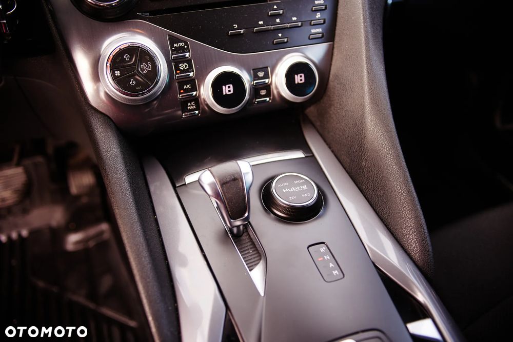 Citroën DS5 Hybrid4 EGS6 SportChic - 18