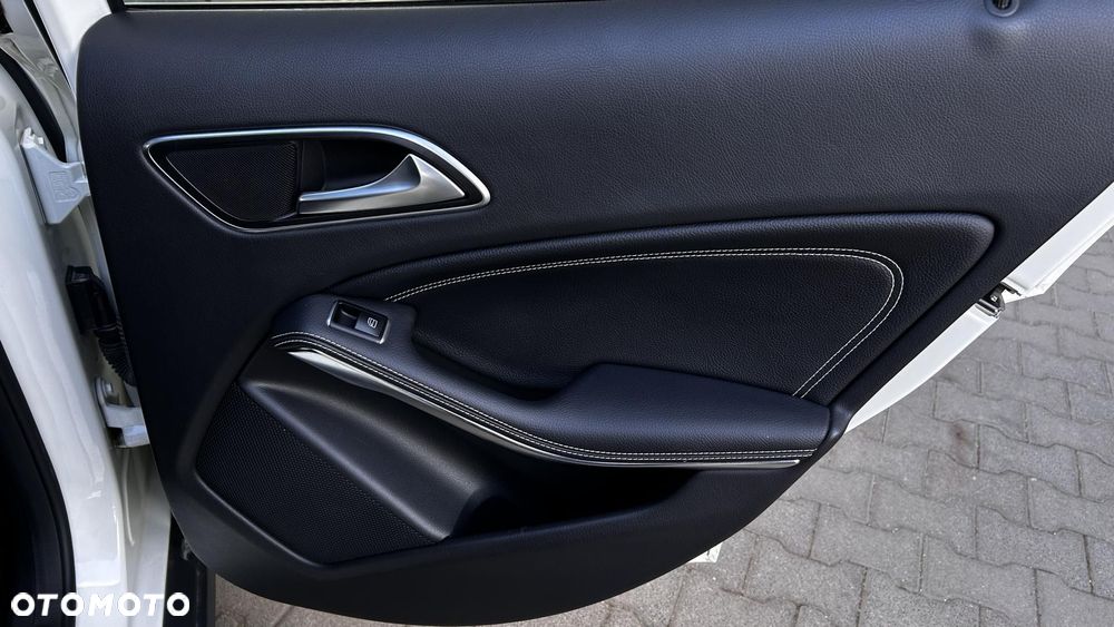 Mercedes-Benz GLA - 28