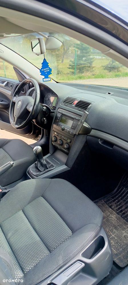 Skoda Octavia 1.6 FSI Ambiente - 14