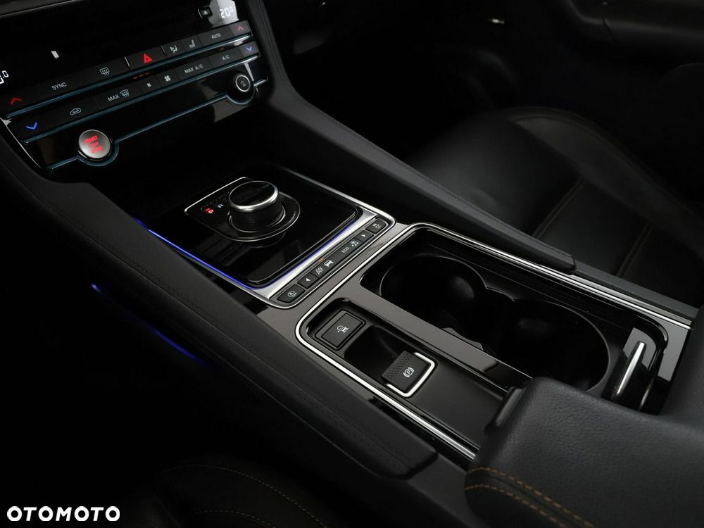 Jaguar F-Pace 20d AWD Prestige - 29