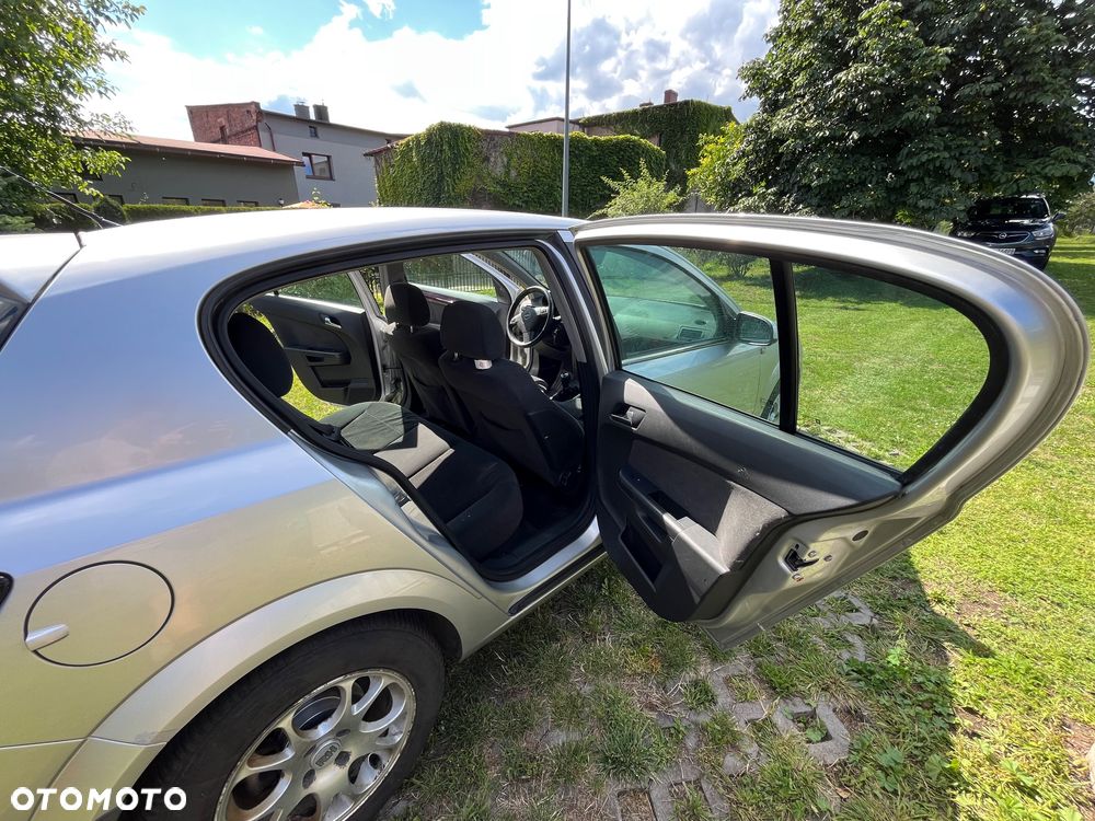 Opel Astra 1.6 Cosmo - 24