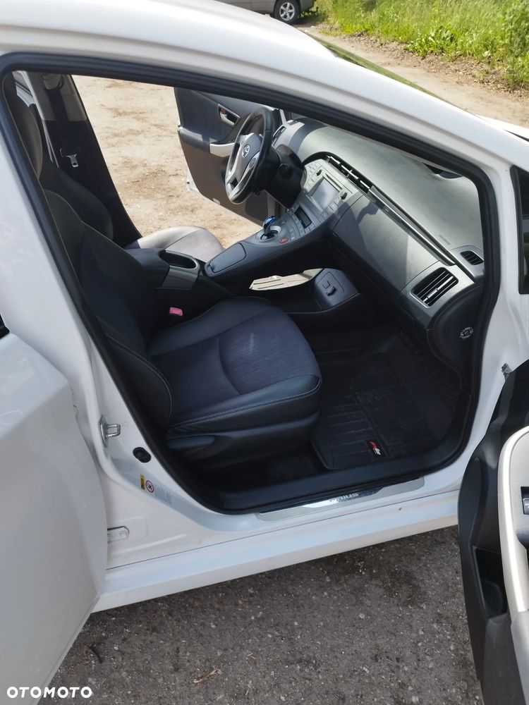 Toyota Prius 1.8 HSD Active - 19
