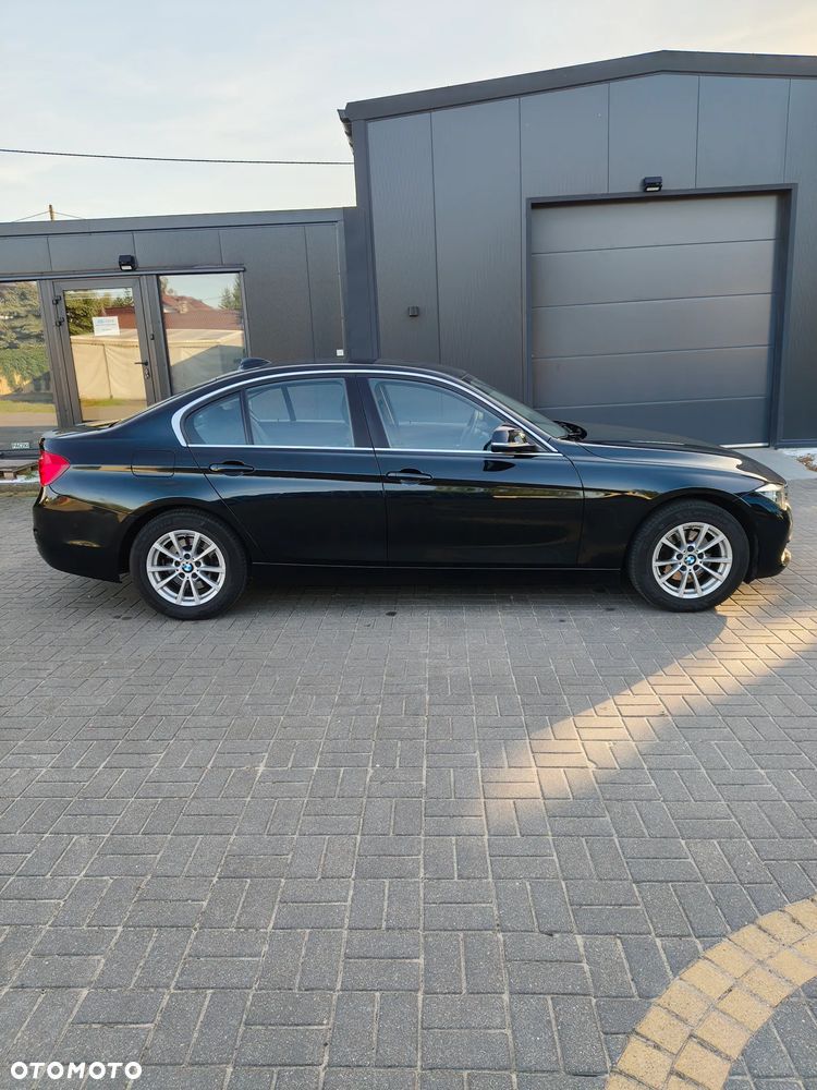BMW Seria 3 320i Advantage - 30