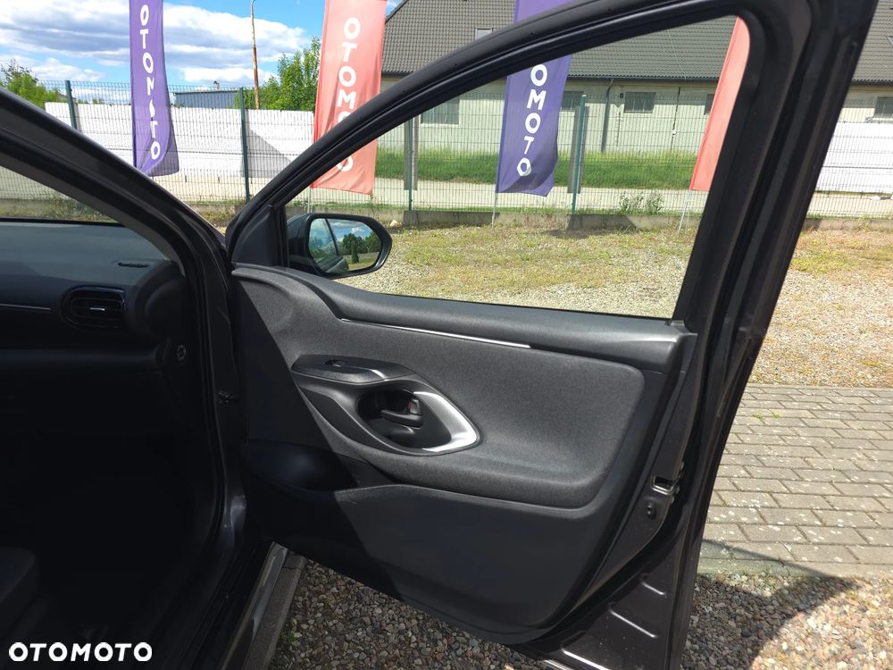 Toyota Yaris - 12