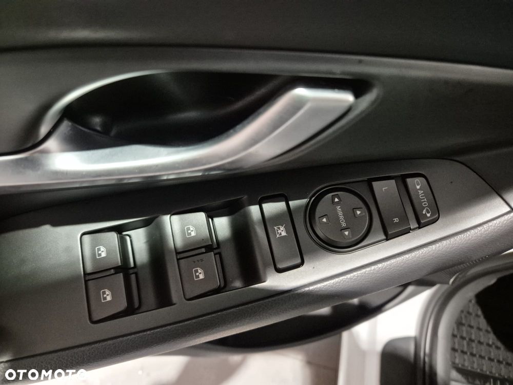 Hyundai i30 1.5 T-GDI 48V Modern - 14