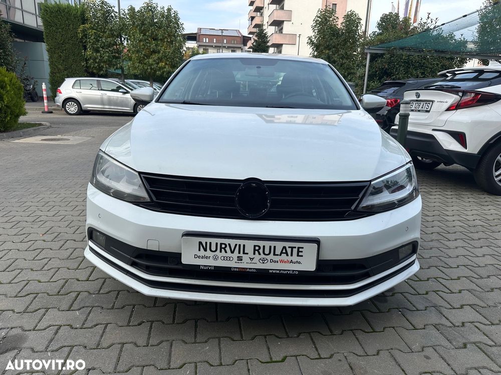 Volkswagen Jetta 2.0 TDI Trendline - 1