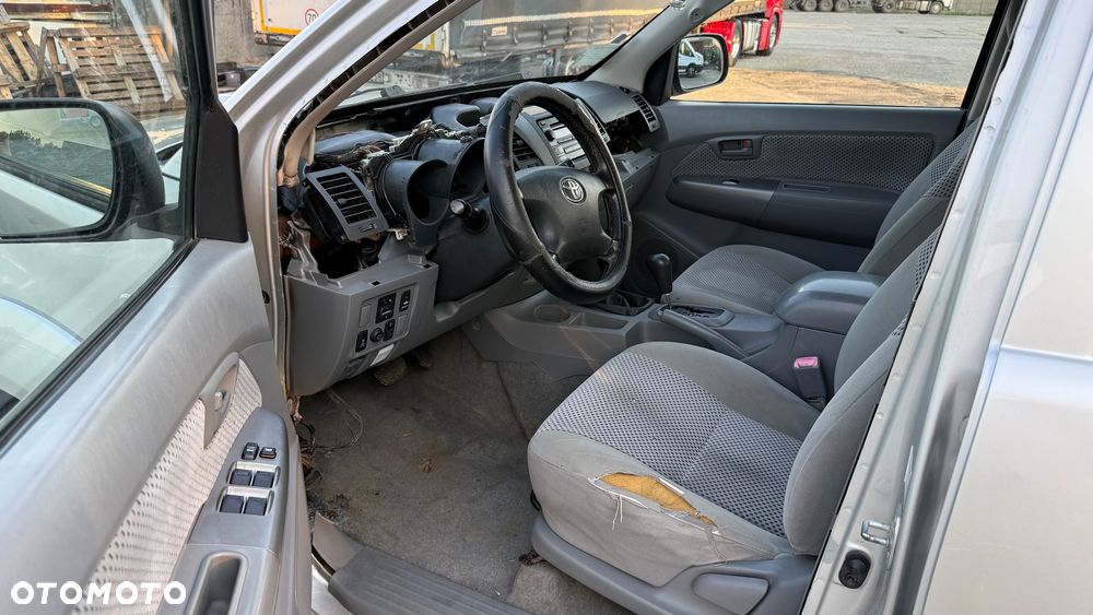 Toyota Hilux - 10
