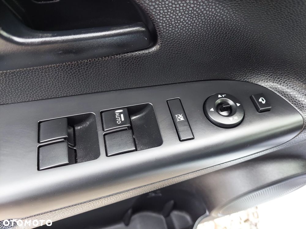 Kia Venga 1.6 CVVT Titanium Collection - 28