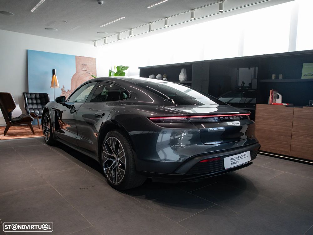 Porsche Taycan Standard - 12