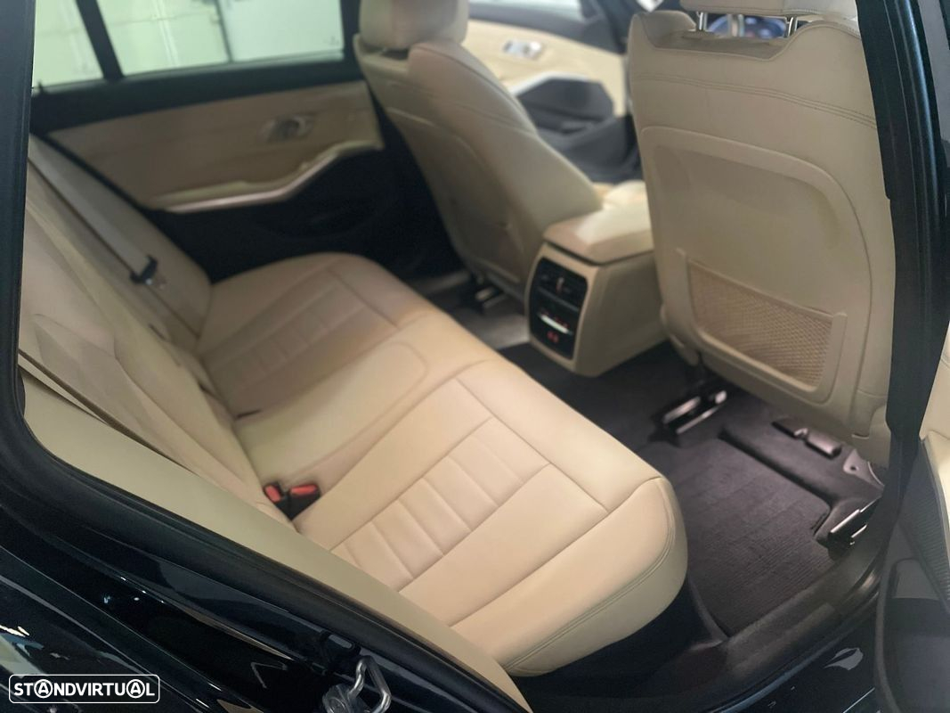 BMW 330 e Touring Pack M Auto - 28