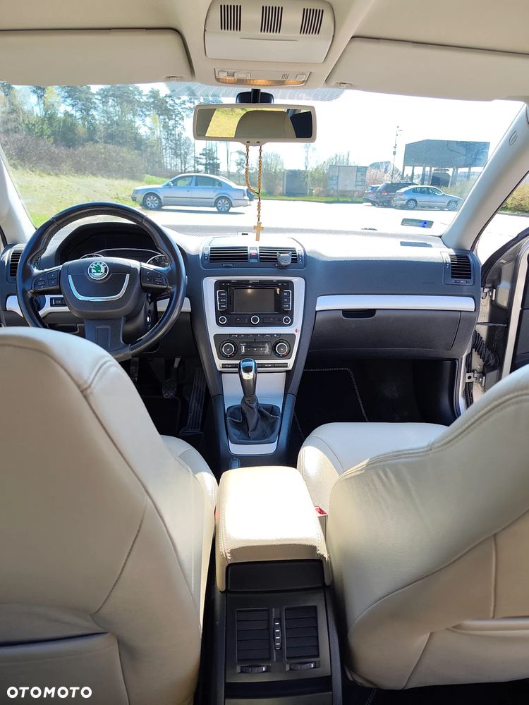 Skoda Octavia 1.6 TDI Elegance - 9