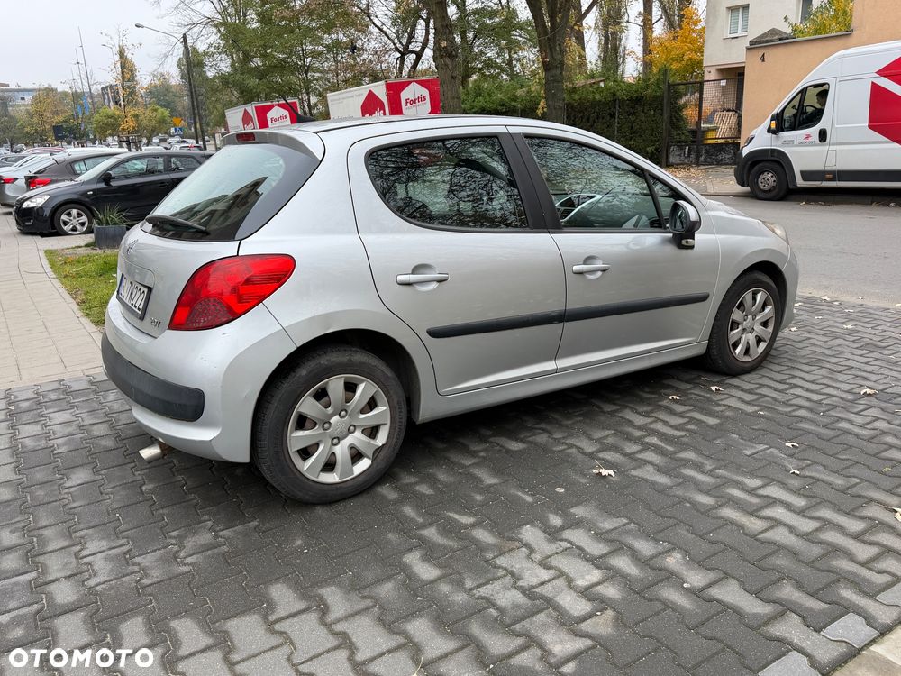 Peugeot 207 2008 photo 3
