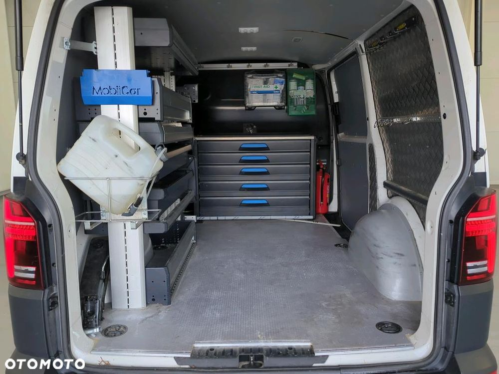 Volkswagen Transporter - 1