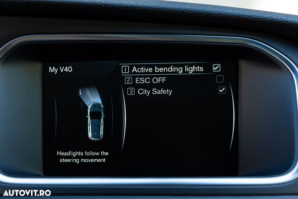 Volvo V40 D4 VEA Aut. R-Design - 24
