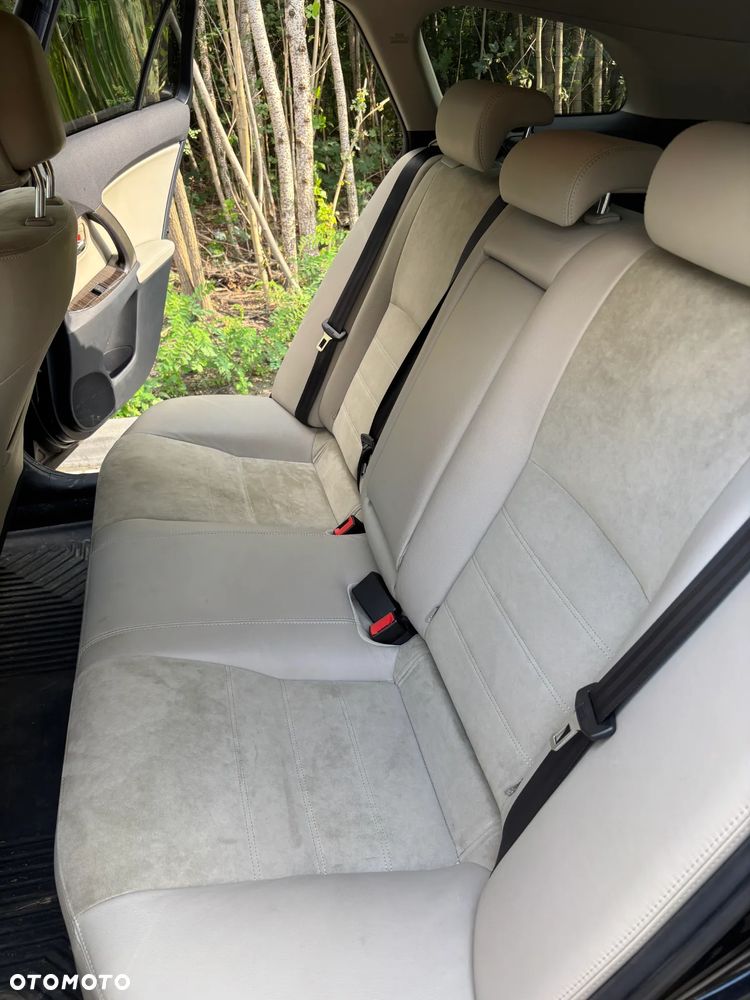 Toyota Avensis 1.8 Sol plus NAVI - 13
