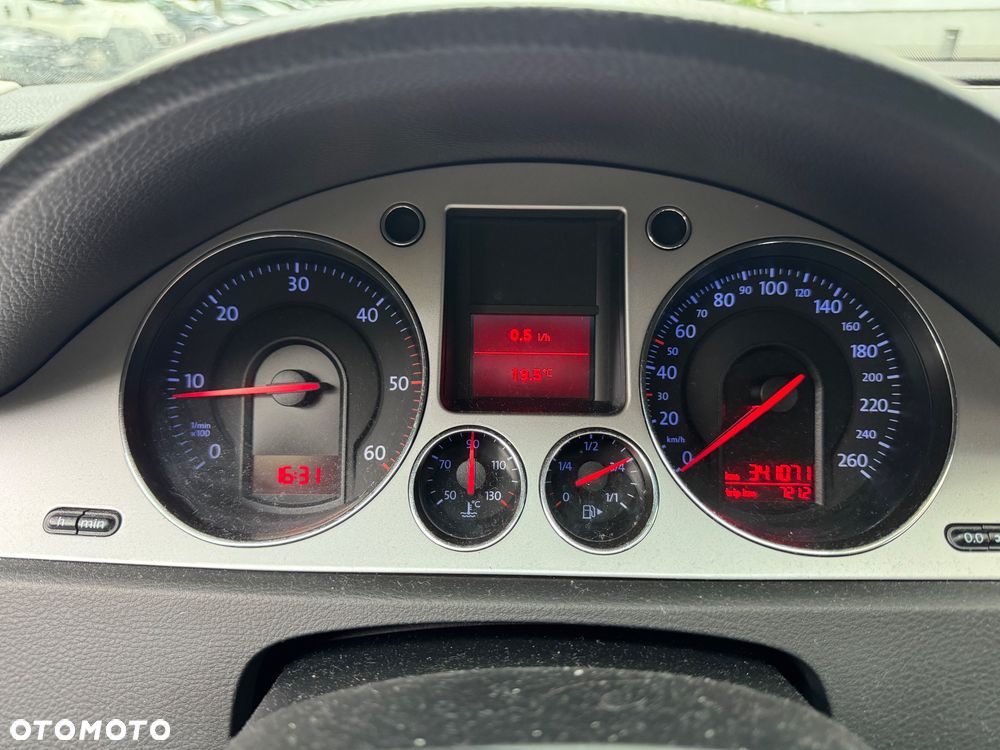 Volkswagen Passat 1.9 TDI Trendline - 9