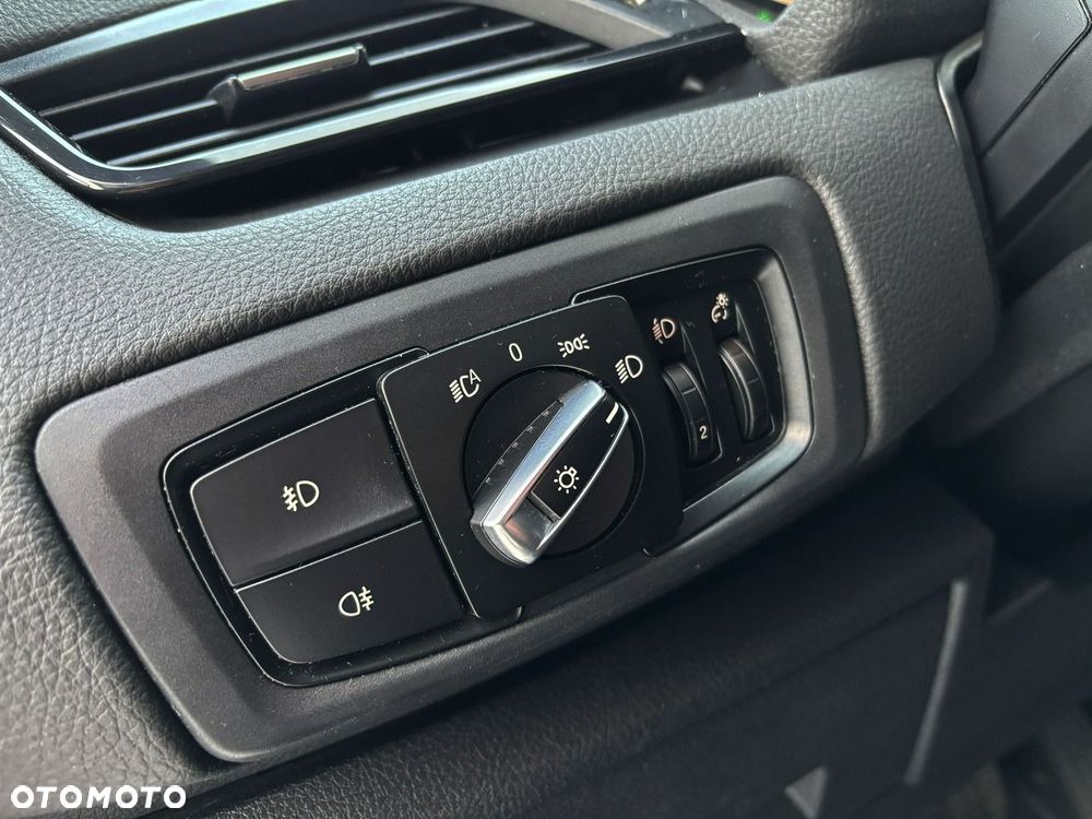 BMW Seria 2 218i Advantage - 29