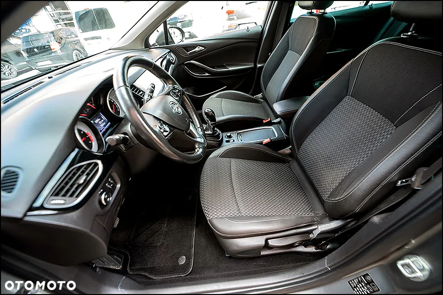 Opel Astra - 32