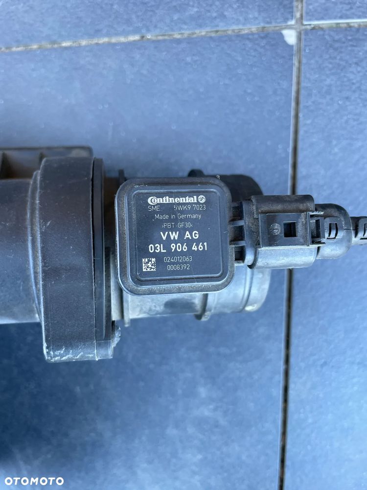 VW GOLF VI TOURAN 1,6 TDI obudowa filtra powietrza przepływomierz 03L906461 CAY - 2