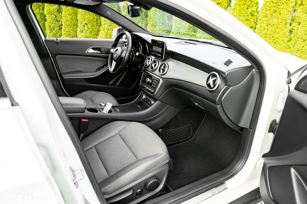 Mercedes-Benz GLA 250 4-Matic - 23