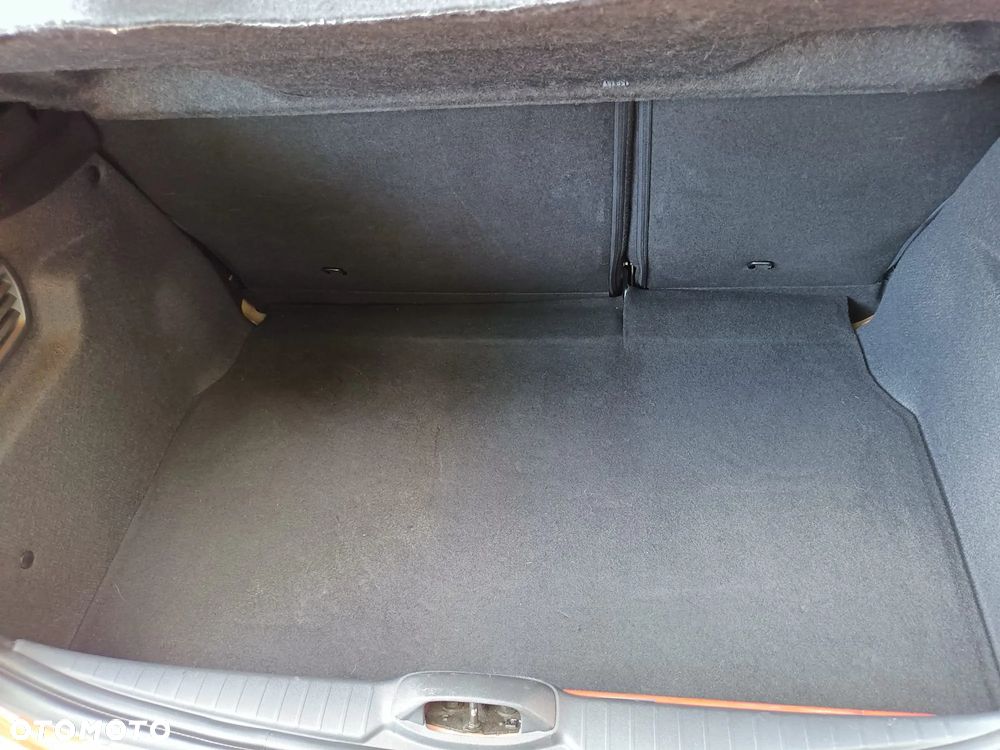 Peugeot 208 82 PureTech Style - 19