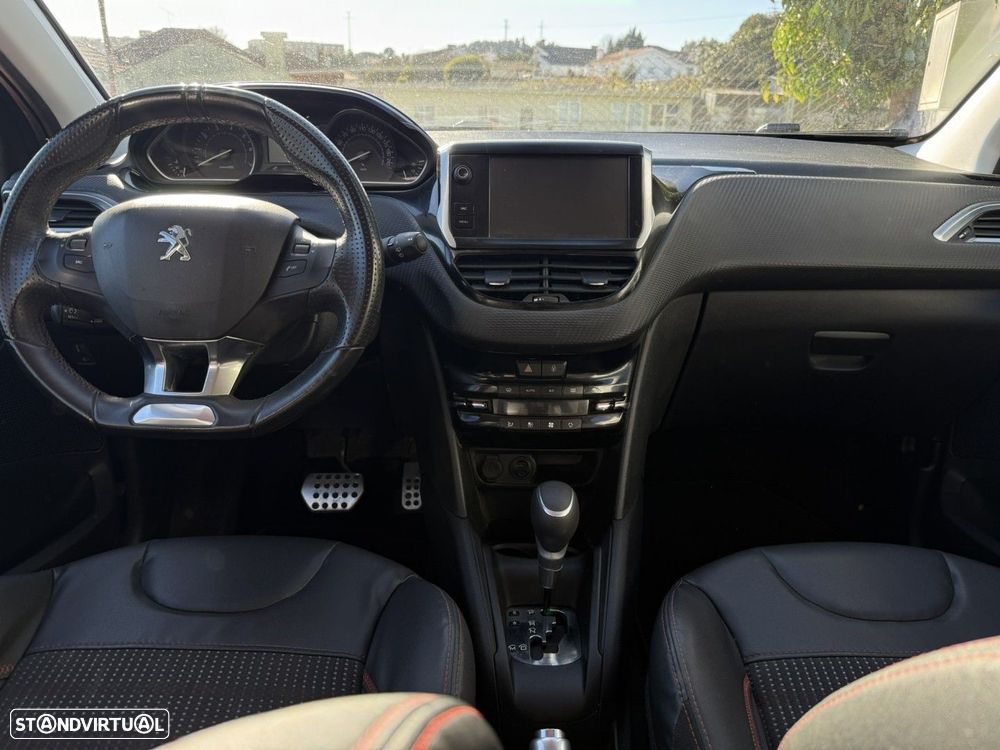 Peugeot 208 1.2 PureTech GT Line EAT6 - 7