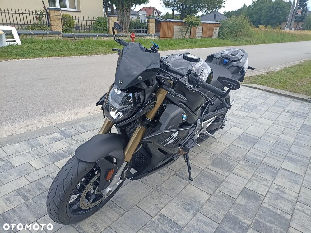 BMW S - 23